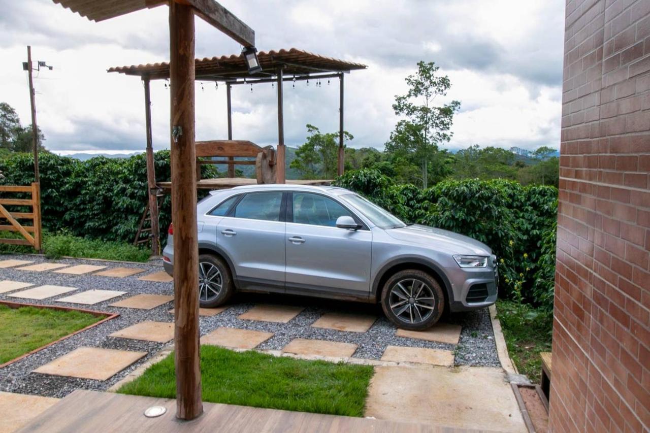 A Loving Farm Just For And Your Love! * Caparao Velho