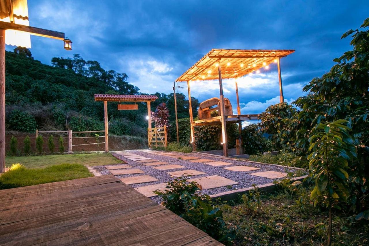 A Loving Farm Just For And Your Love! * Caparao Velho