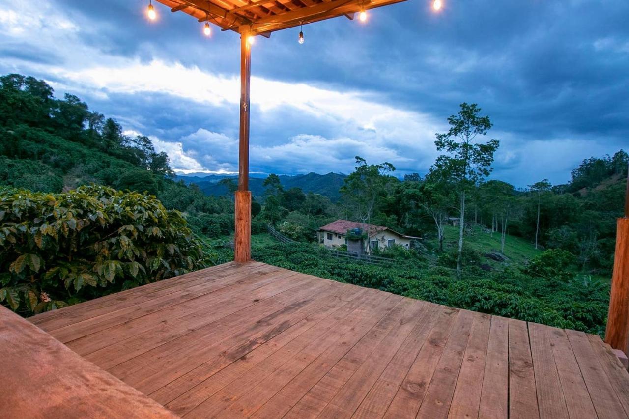 A Loving Farm Just For And Your Love! Chalet *